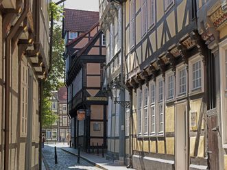 Kalandgasse in Celle mit historischen Fachwerkhäusern in der Altstadt.